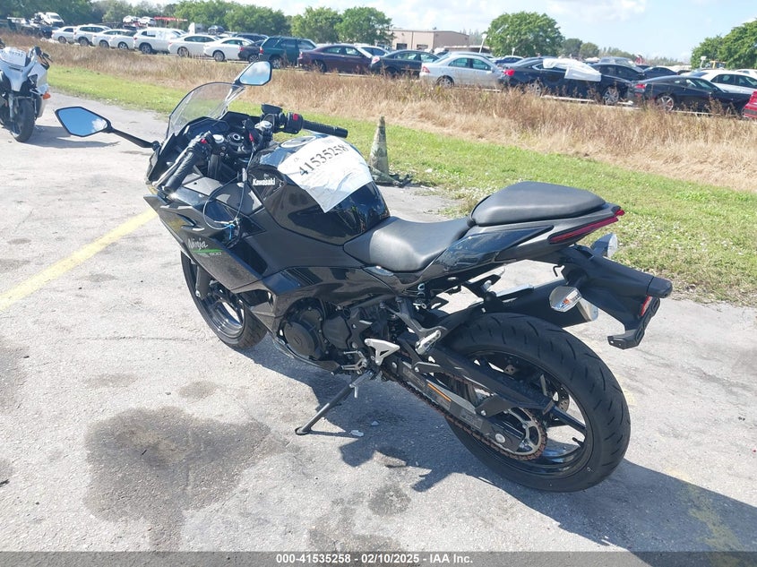 2024 KAWASAKI EX500(VIN: ML5EXGH14RDA29513