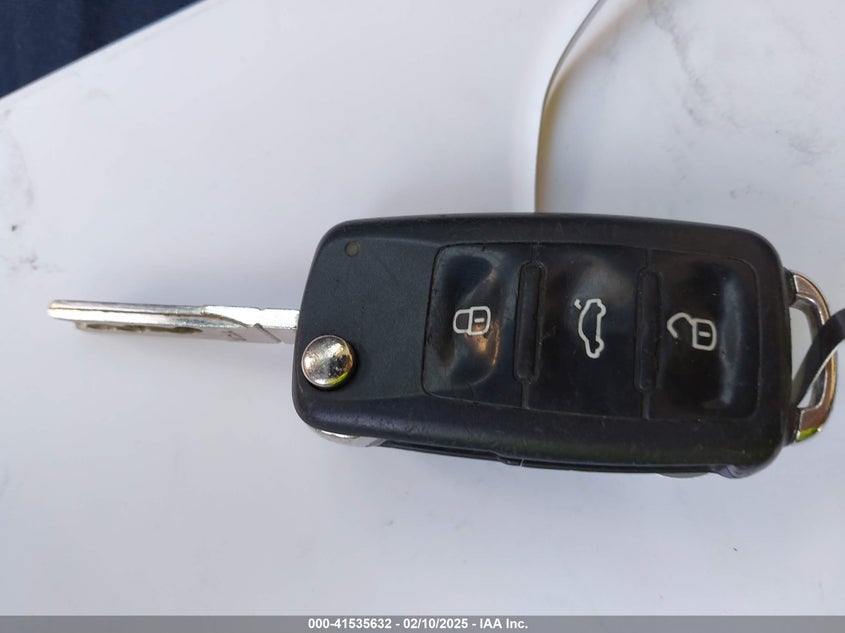 2015 VOLKSWAGEN JETTA VIN: 3VW2K7AJ3FM253125