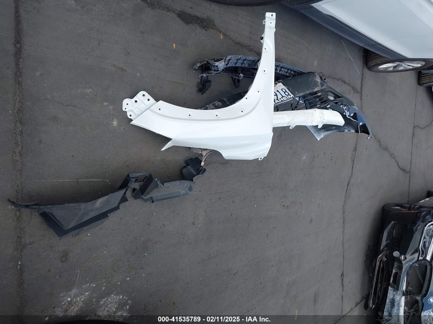 2024 TOYOTA COROLLA CROSS XLE - 7MUDAABG6RV091595