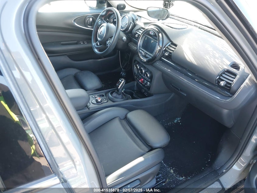 2020 MINI CLUBMAN VIN: WMWLV7C0XL2M49016
