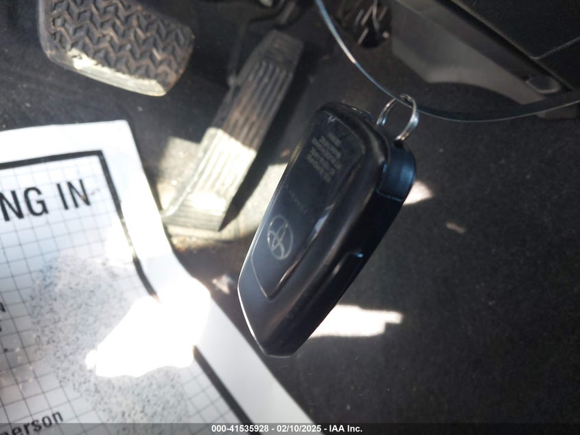 2018 TOYOTA CAMRY VIN: 4T1B61HK3JU027783