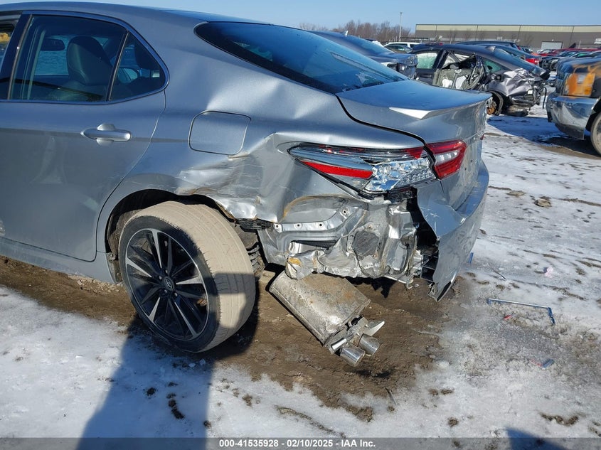 2018 TOYOTA CAMRY VIN: 4T1B61HK3JU027783