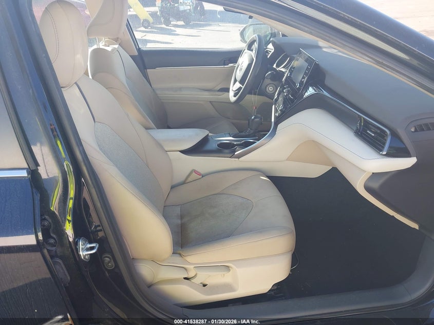 2022 Toyota Camry Le