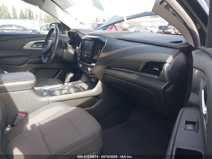 2018 CHEVROLET TRAVERSE LS - 1GNEVFKWXJJ182952