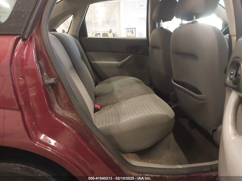 2007 FORD FOCUS VIN: 1FAFP34N57W118006
