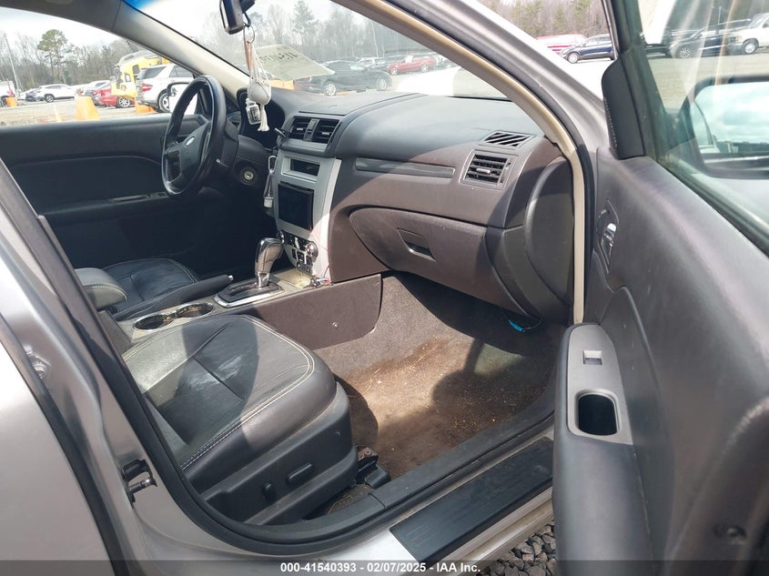 2011 FORD FUSION VIN: 3FAHP0JG8BR280656