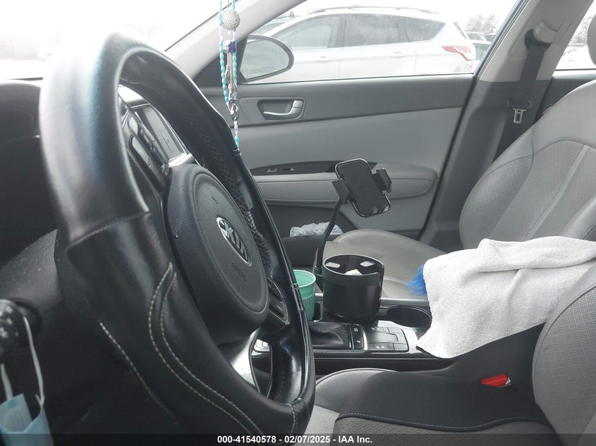 2016 KIA OPTIMA VIN: 5XXGU4L35GG064186