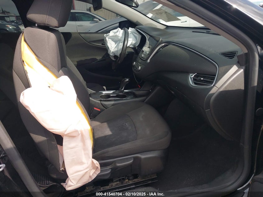 2018 CHEVROLET MALIBU VIN: 1G1ZD5ST1JF290630