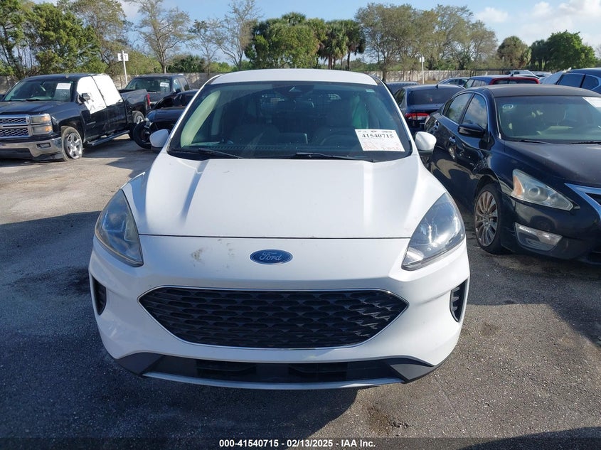 VIN 1FMCU0G67LUB73986 2020 FORD ESCAPE SE