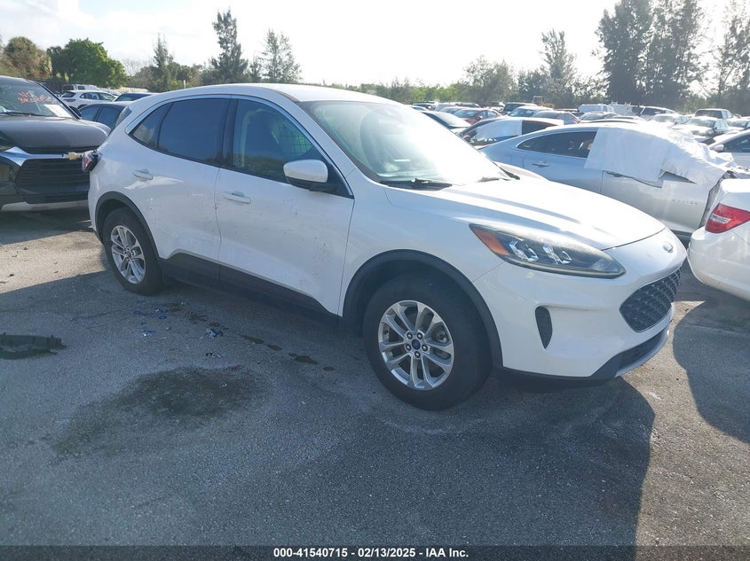 VIN 1FMCU0G67LUB73986 2020 FORD ESCAPE SE