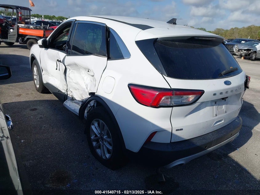 VIN 1FMCU0G67LUB73986 2020 FORD ESCAPE SE