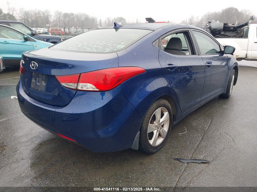 2013 HYUNDAI ELANTRA VIN: KMHDH4AE0DU835215