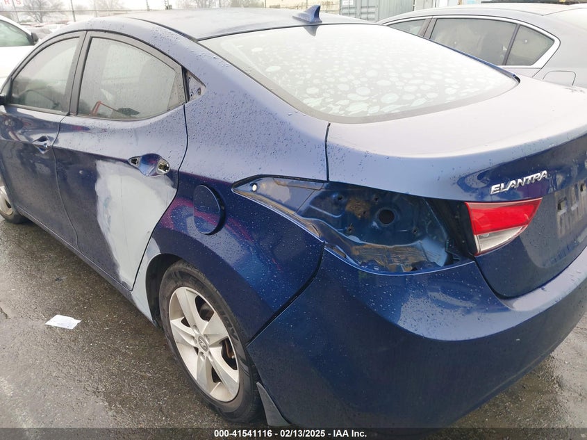 2013 HYUNDAI ELANTRA VIN: KMHDH4AE0DU835215