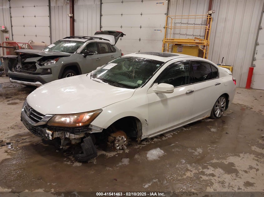2013 HONDA ACCORD VIN: 1HGCR3F88DA800340