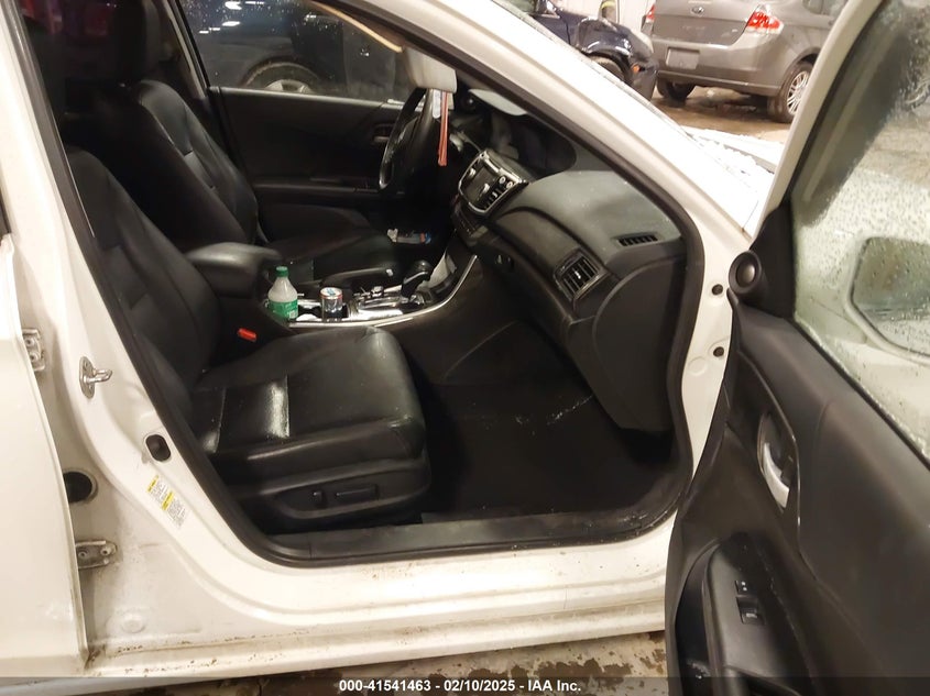 2013 HONDA ACCORD VIN: 1HGCR3F88DA800340