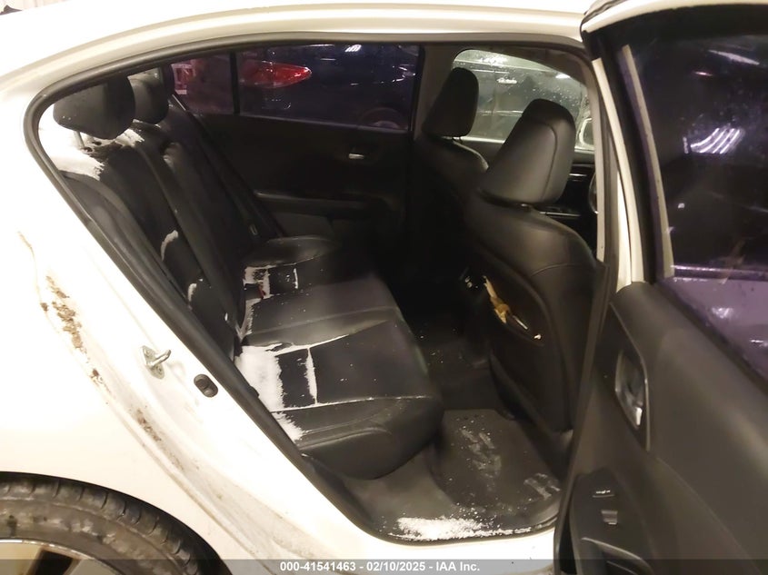 2013 HONDA ACCORD VIN: 1HGCR3F88DA800340