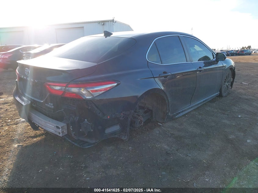 2018 TOYOTA CAMRY HYBRID VIN: 4T1B21HK8JU500072