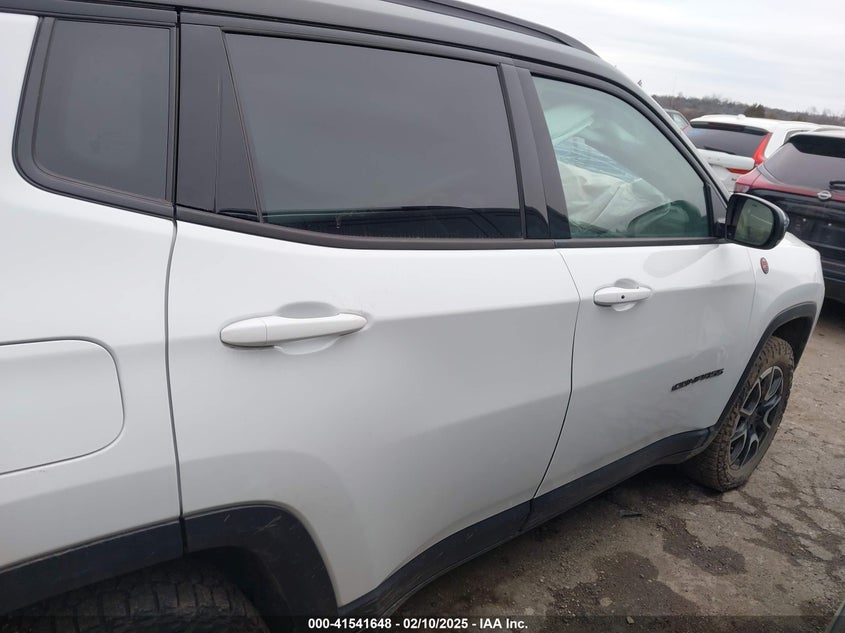 VIN 3C4NJDDN1RT117389 2024 JEEP COMPASS TRAILHAWK 4X4