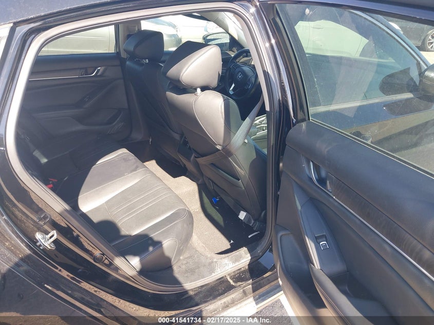 2018 HONDA ACCORD VIN: 1HGCV1F58JA137403