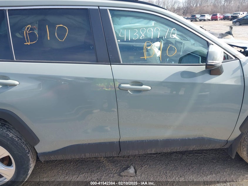 2021 TOYOTA RAV4 VIN: 2T3P1RFV1MW239321