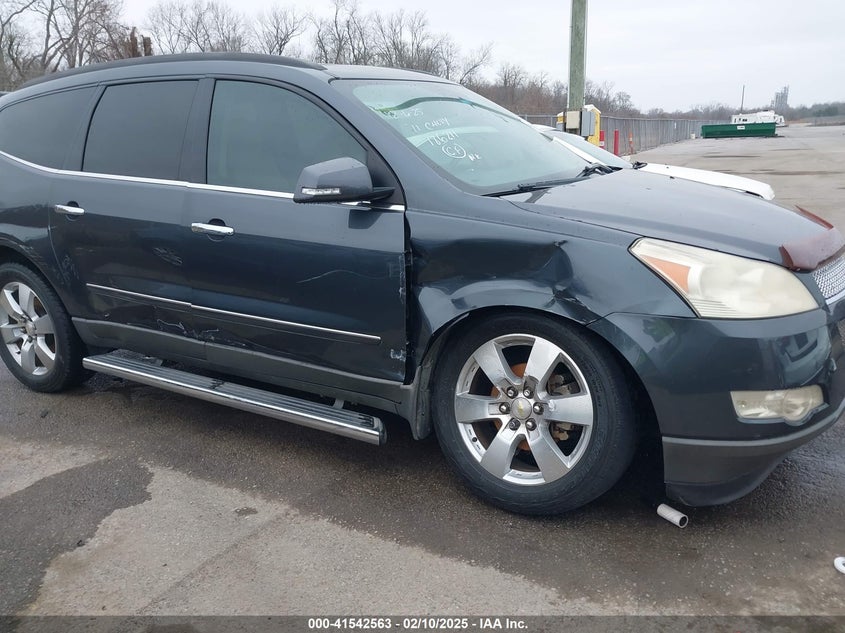 2011 CHEVROLET TRAVERSE VIN: 1GNKRLED8BJ186211