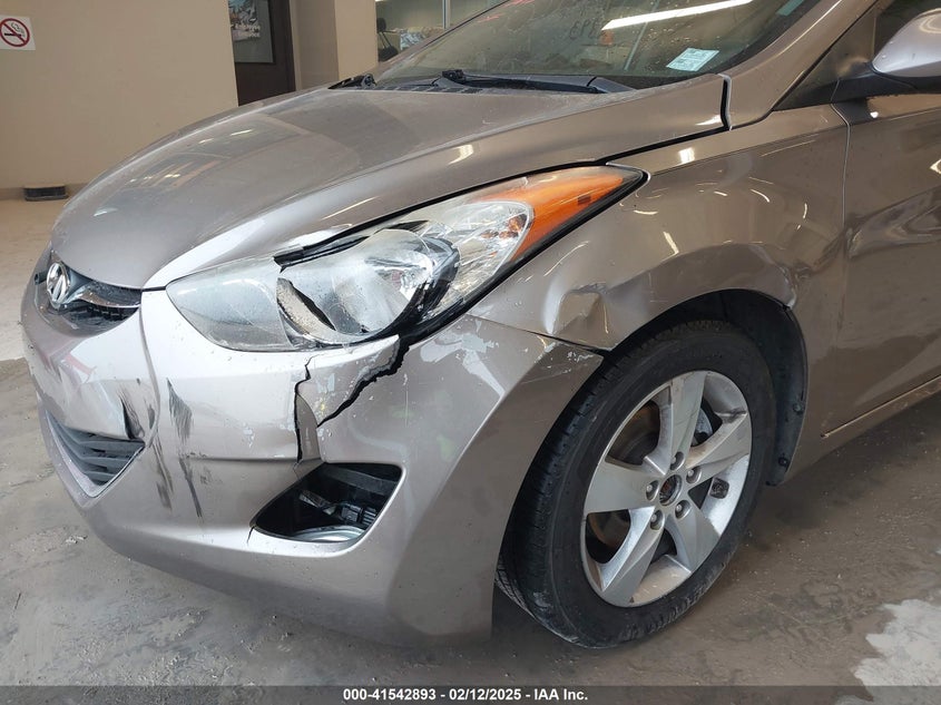 2012 HYUNDAI ELANTRA VIN: 5NPDH4AE1CH132235