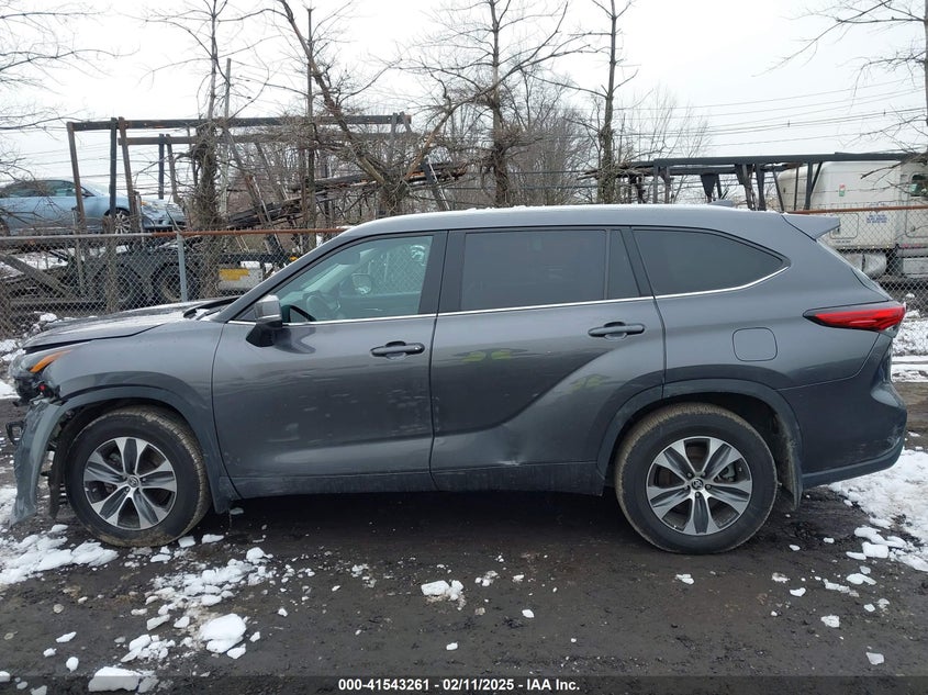 2022 TOYOTA HIGHLANDER VIN: 5TDGZRBHXNS570927