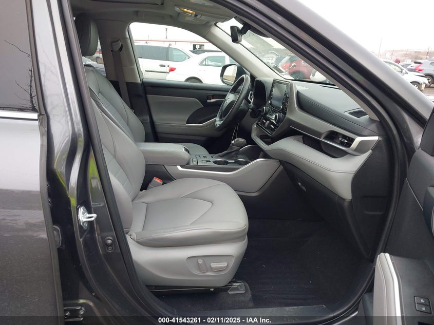 2022 TOYOTA HIGHLANDER VIN: 5TDGZRBHXNS570927