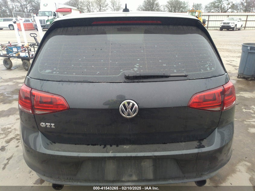 2015 VOLKSWAGEN GOLF GTI 2.0T SE 2-DOOR - 3VWTT7AU5FM057828