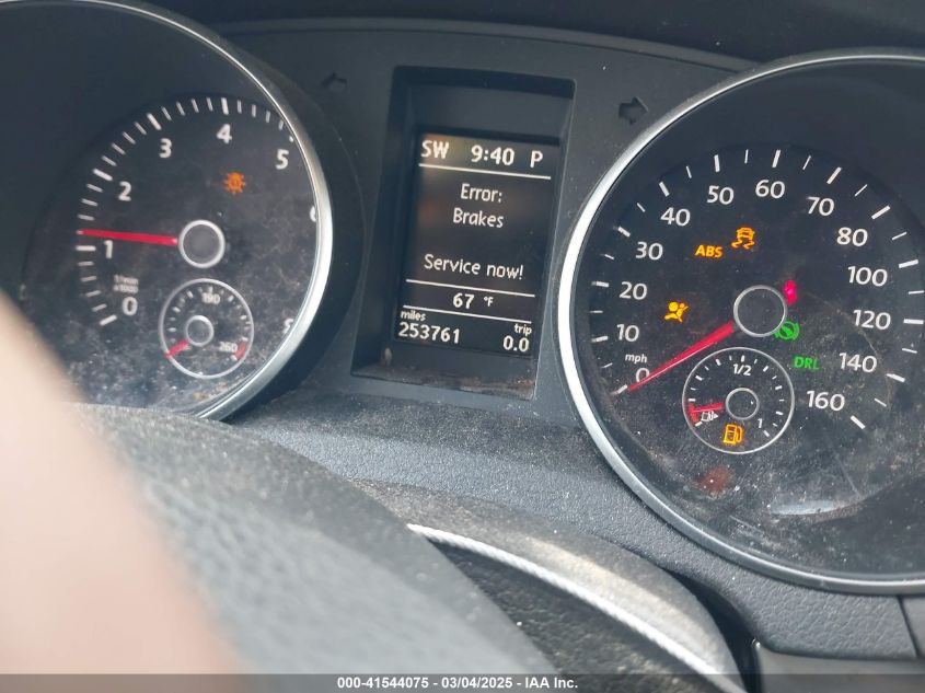 2011 Volkswagen Golf 2.5L 4-Door VIN: WVWDA7AJ1BW330678 Lot: 41544075