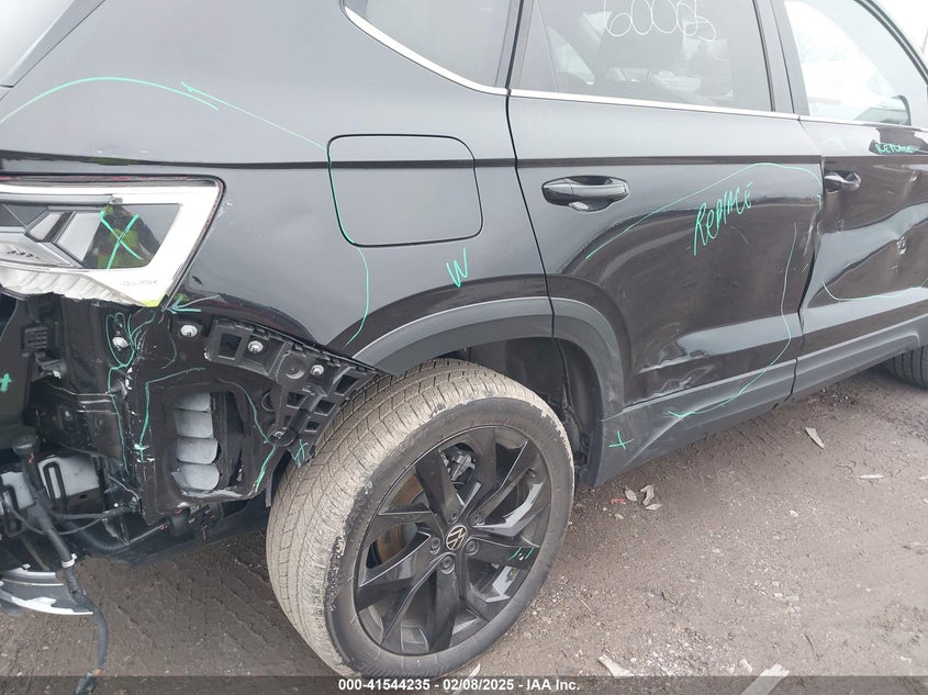 2024 VOLKSWAGEN TAOS VIN: 3VVEX7B21RM077979