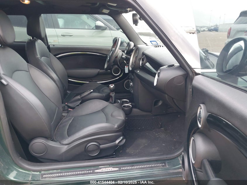 2013 MINI HARDTOP VIN: WMWSU9C56DT722096