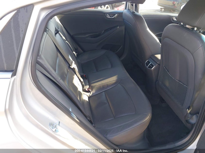 VIN KMHC05LC5LU235549 2020 HYUNDAI IONIQ HYBRID LIMITED