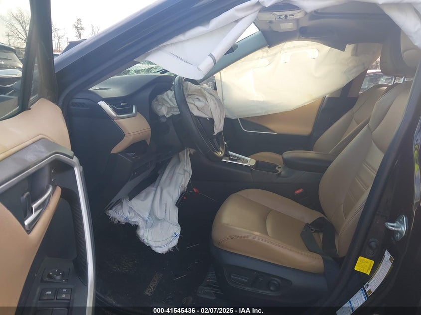 2019 TOYOTA RAV4 HYBRID LIMITED - JTMDWRFV6KD029781