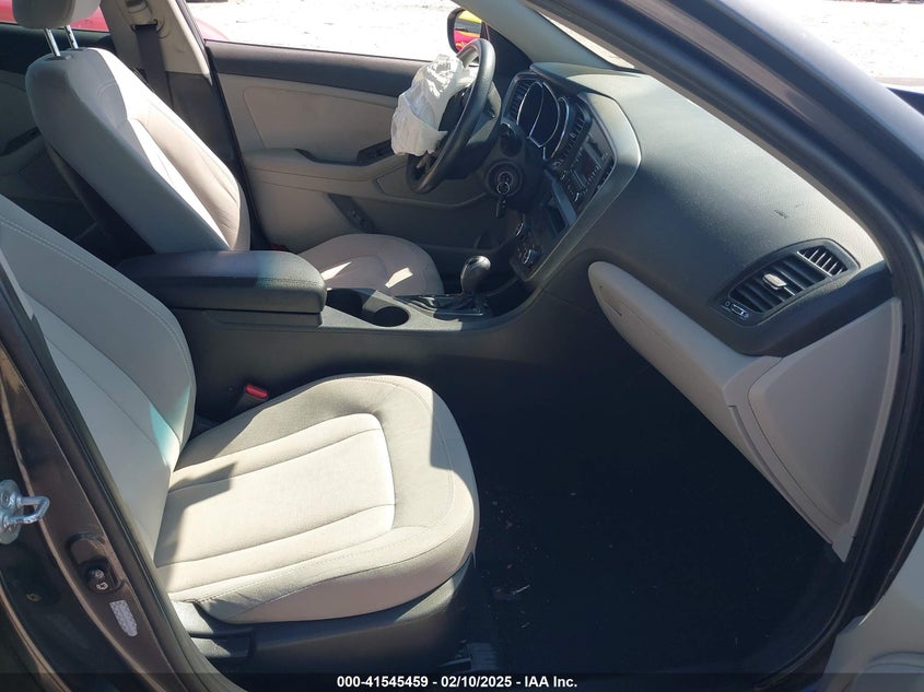 2011 KIA OPTIMA VIN: KNAGM4A79B5174223
