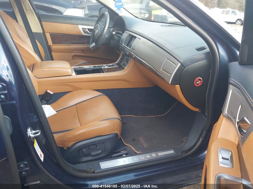 2013 JAGUAR XF VIN: SAJWJ0EF4D8S88330