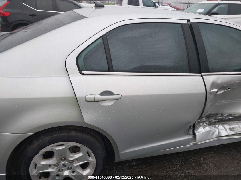 2011 FORD FUSION VIN: 3FAHP0HA1BR242834