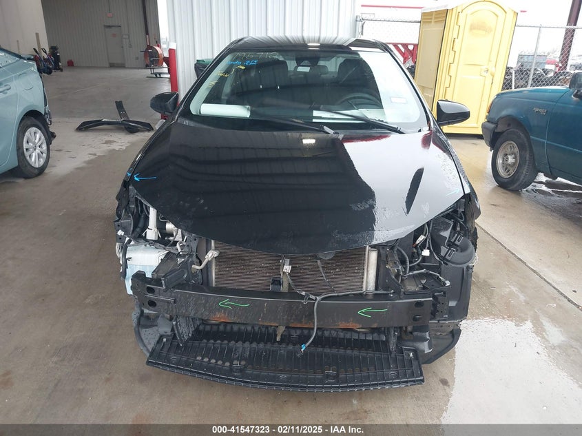 2018 TOYOTA COROLLA VIN: 5YFBURHEXJP771428