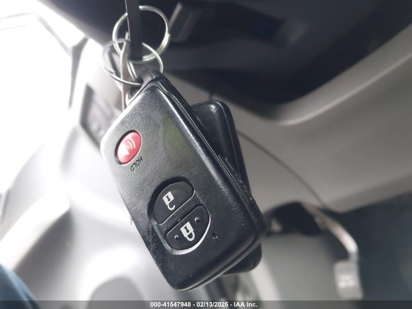 2011 Toyota Prius Two VIN: JTDKN3DU8B0268192 Lot: 41547948