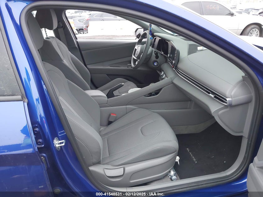 2022 HYUNDAI ELANTRA VIN: KMHLL4AGXNU345829
