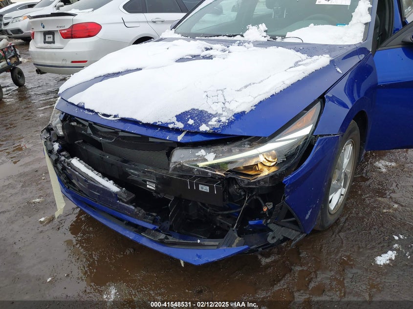 2022 HYUNDAI ELANTRA VIN: KMHLL4AGXNU345829
