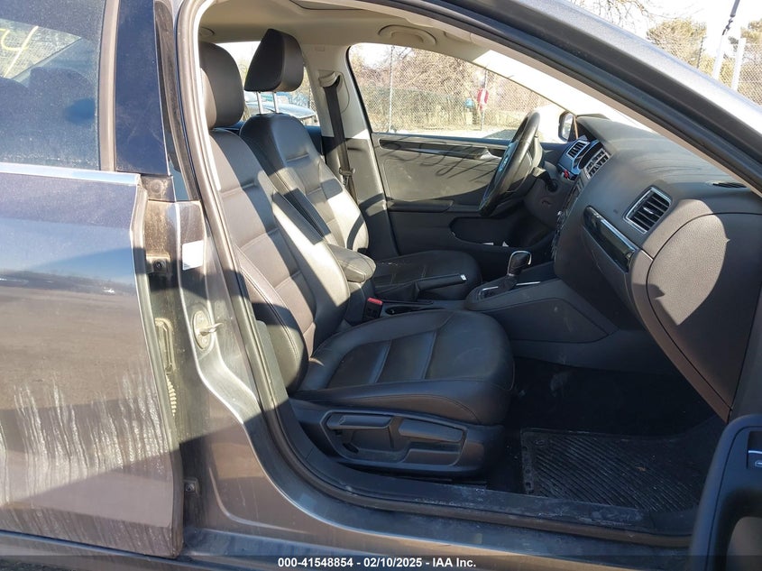 2015 VOLKSWAGEN JETTA VIN: 3VWLA7AJ0FM266373