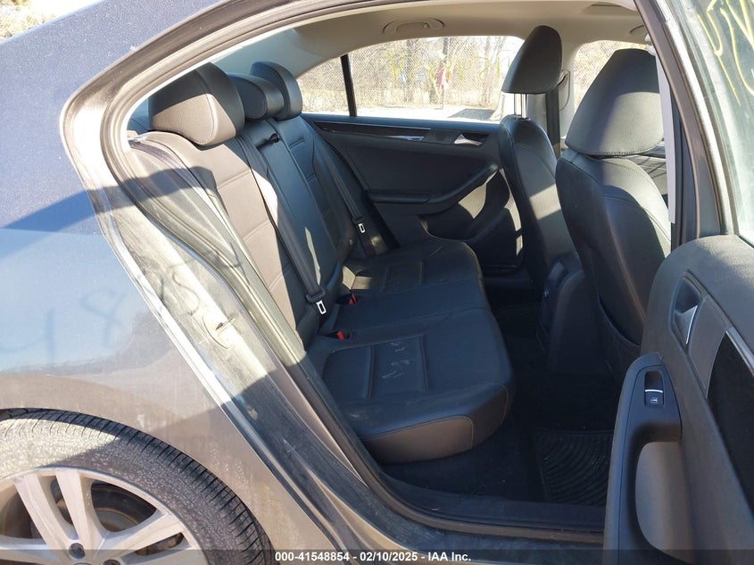 2015 VOLKSWAGEN JETTA VIN: 3VWLA7AJ0FM266373