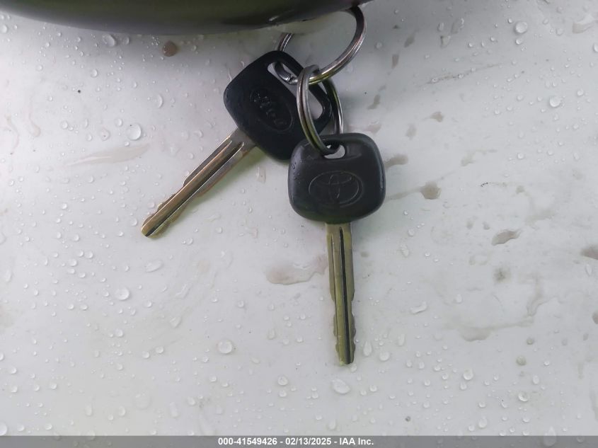 2002 Toyota Sequoia Sr5 V8 VIN: 5TDZT34A32S065492 Lot: 41549426