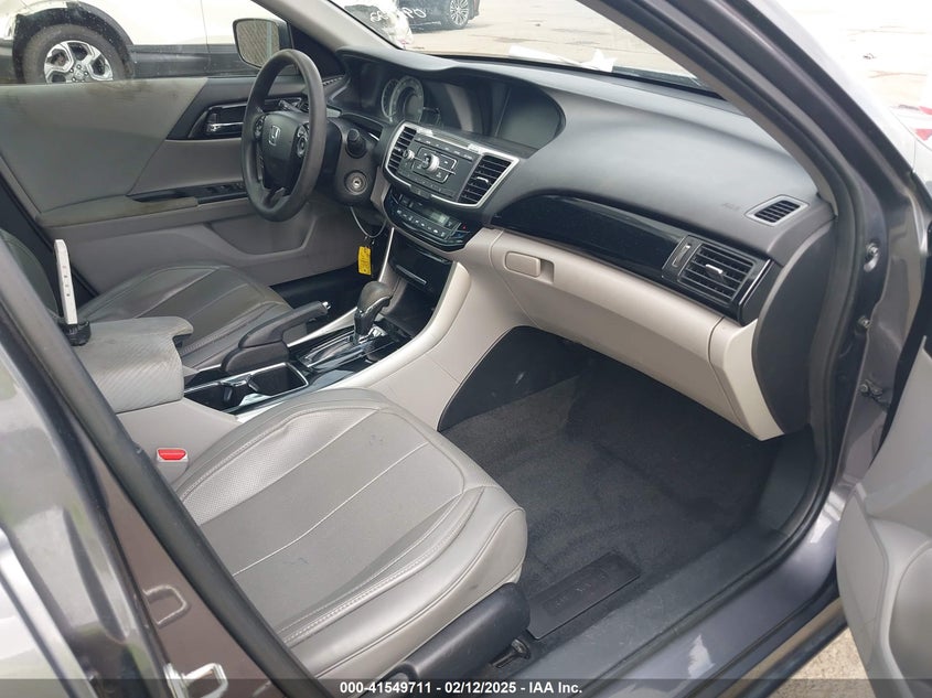 2017 HONDA ACCORD VIN: 1HGCR2F33HA091322