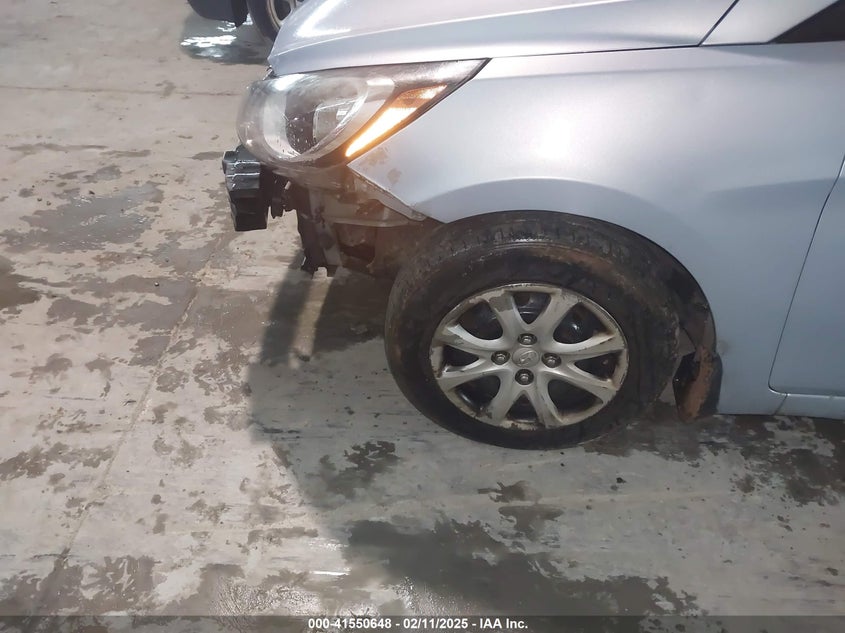 2013 HYUNDAI ACCENT GLS - KMHCT4AE4DU432168