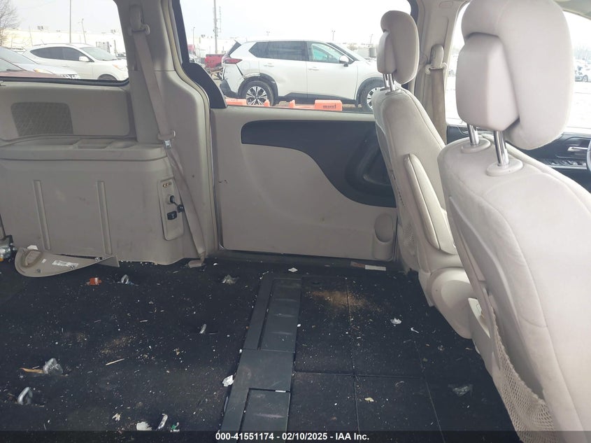 2011 DODGE GRAND CARAVAN VIN: 2D4RN5DG5BR790727