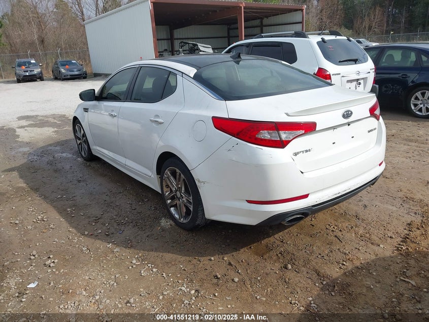 2011 KIA OPTIMA VIN: KNAGR4A67B5138717