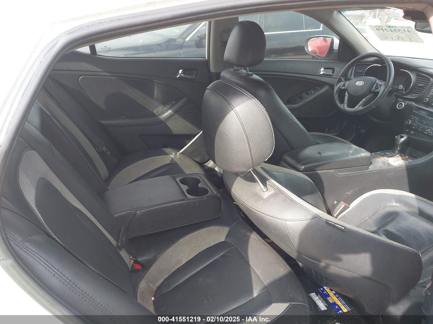 2011 KIA OPTIMA VIN: KNAGR4A67B5138717