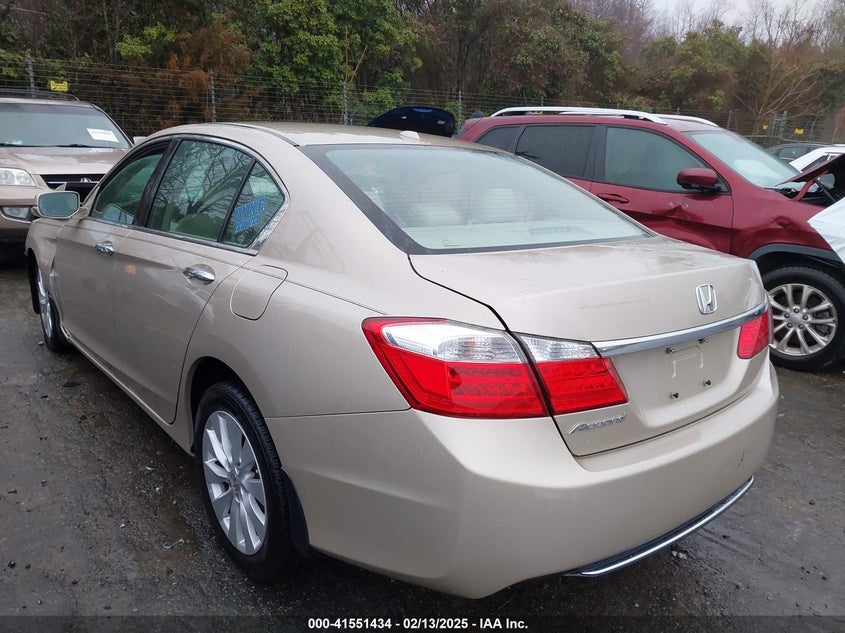 2015 HONDA ACCORD VIN: 1HGCR2F81FA139201